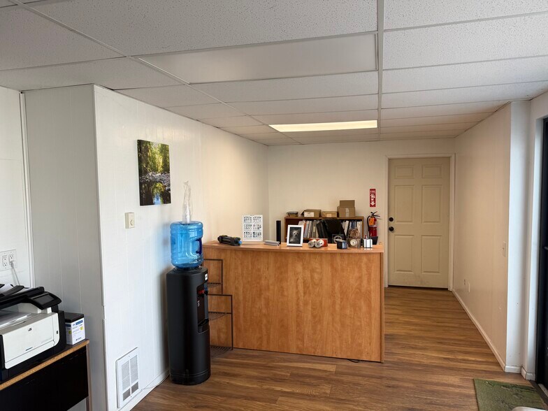 More Photos Of 3720-3770 W 1st Ave, Eugene Service For Lease