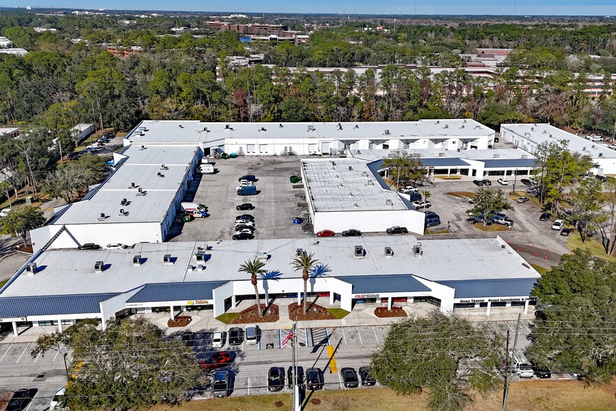 More Photos Of 8535 Baymeadows Rd, Jacksonville Storefront For Lease