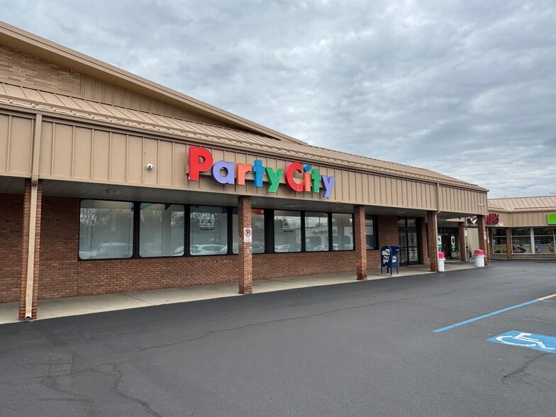 Primary Photo Of 2404-2434 Catasauqua Rd, Bethlehem Unknown For Sale