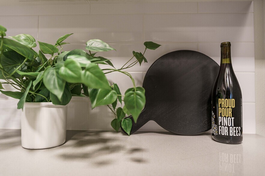 More Photos Of 1311 SW Gibbs St, Portland Apartments For Sale