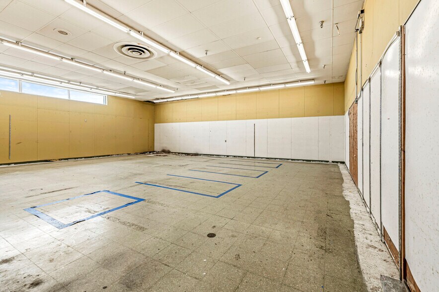 More Photos Of 1519 IN-37, Elwood Storefront Retail Office For Lease