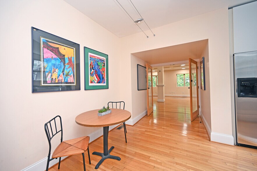 More Photos Of 2150 Alpine Pl, Cincinnati Office Residential For Lease