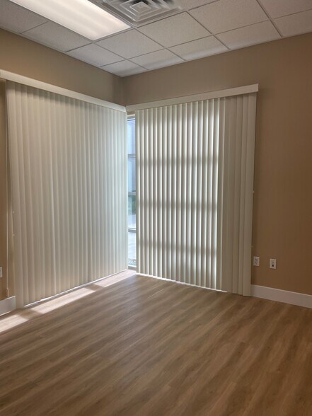 More Photos Of 5165 S Durango Dr, Las Vegas Office Residential For Lease