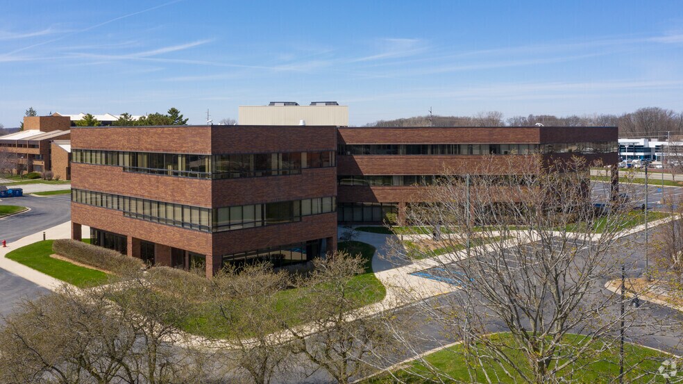 More Photos Of 2851 Charlevoix Dr SE, Grand Rapids Office For Lease