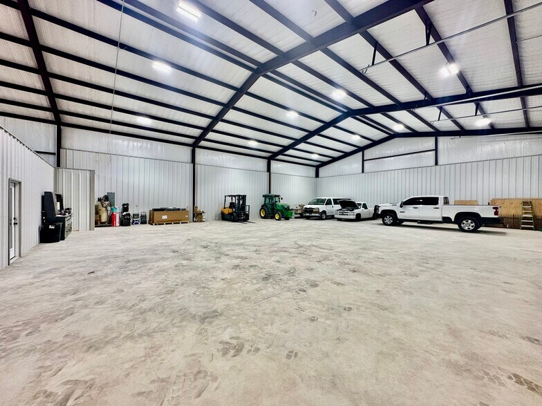 More Photos Of 538 US-62/180 Hwy, Seminole Flex For Sale