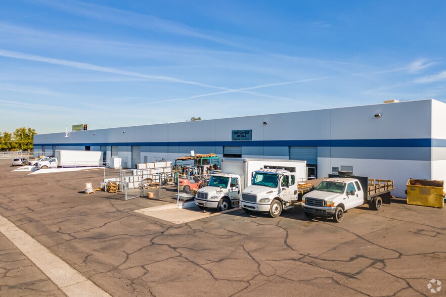 More Photos Of 4901 W Van Buren St, Phoenix Warehouse For Lease
