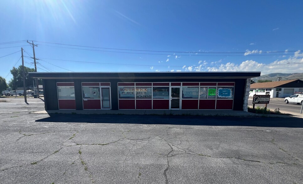 More Photos Of 1400 N Arthur Ave, Pocatello Freestanding For Sale