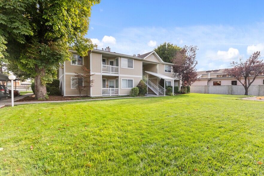 Primary Photo Of 221 E Fort Union Blvd, Midvale Apartments For Sale