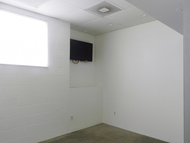 More Photos Of 1311 Broadway, Santa Monica Office For Lease