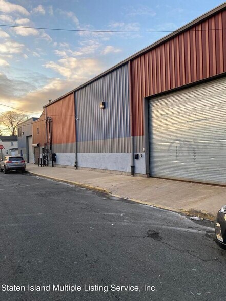 More Photos Of 147 Wayne St, Staten Island Warehouse For Lease