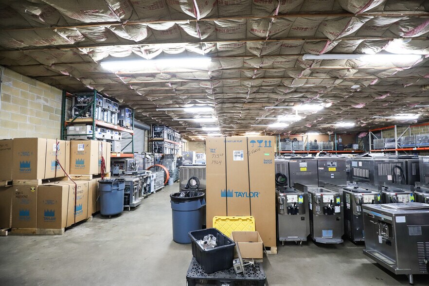 More Photos Of 2300 NW 71st Pl, Gainesville Warehouse For Lease