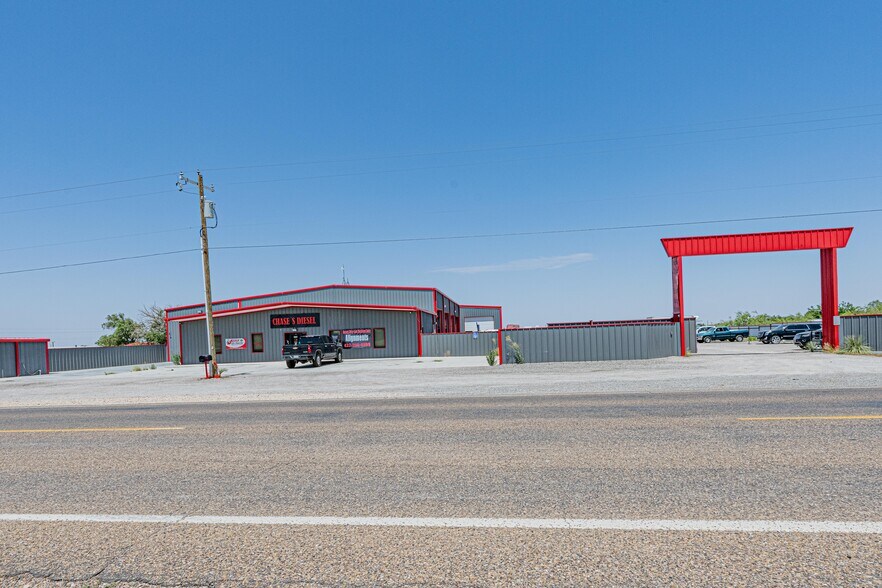 More Photos Of 5800 N Moss Ave, Odessa Warehouse For Sale