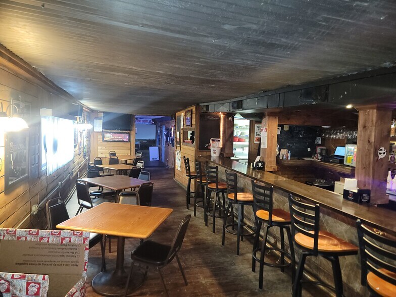 More Photos Of 7628 Southeastern Ave, Indianapolis Restaurant For Sale