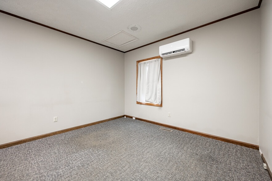 More Photos Of 814 E Washington St, Greencastle Medical For Sale