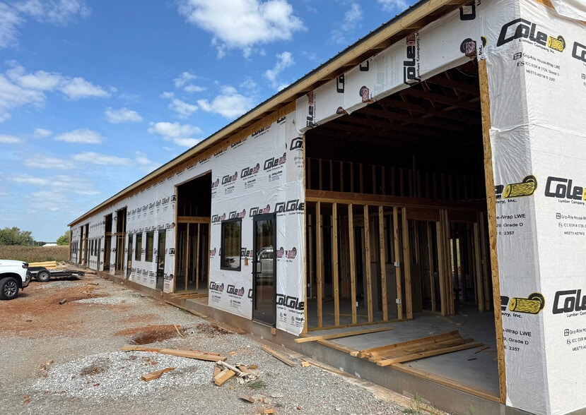 More Photos Of 400 Red Squirrel St, Bowling Green Specialty For Sale