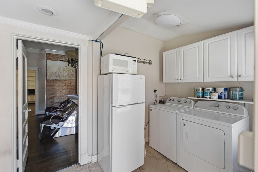 More Photos Of 211 29th Ave N, Nashville Freestanding For Lease