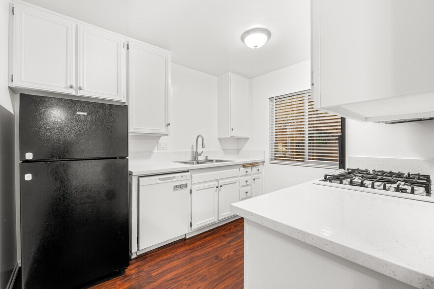 More Photos Of 10965-10997 Del Norte St, Ventura Apartments For Sale