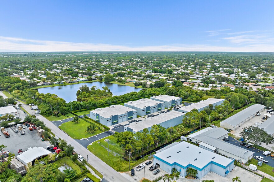 More Photos Of 861 NE Industrial Blvd, Jensen Beach Warehouse For Sale