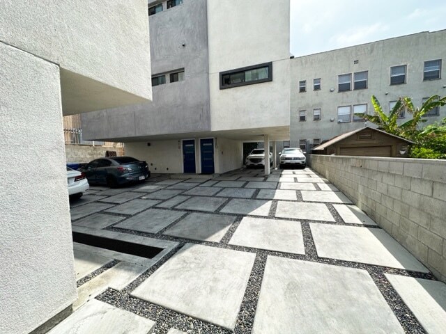 More Photos Of 412 N Ardmore Ave, Los Angeles Apartments For Sale