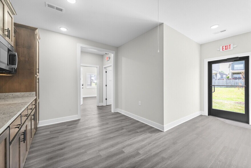 More Photos Of 2510 Pea Ridge Rd, Clarksville Office For Lease