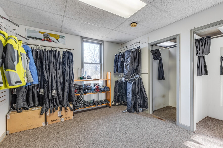 More Photos Of 830 Flory Mill Rd, Lancaster Light Manufacturing For Sale