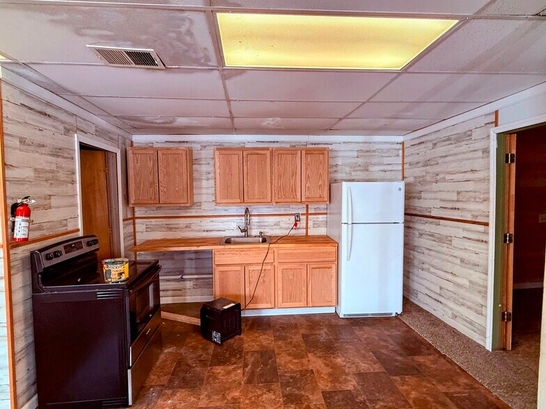 More Photos Of 6 Church St, Nassau Apartments For Sale