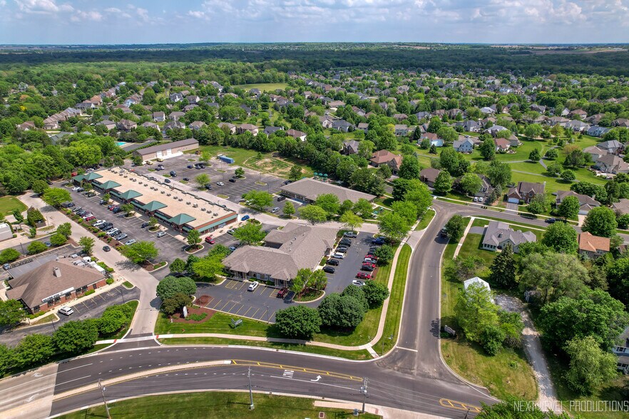 More Photos Of 608 E Veterans Pky, Yorkville Medical For Lease