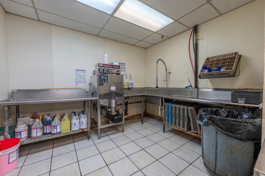 More Photos Of 110 S Broadway St, New Philadelphia Storefront Retail Office For Sale