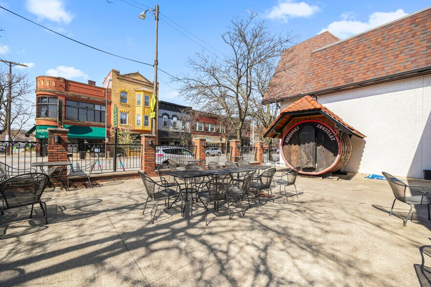 More Photos Of 2717 Lorain Ave, Cleveland Restaurant For Sale