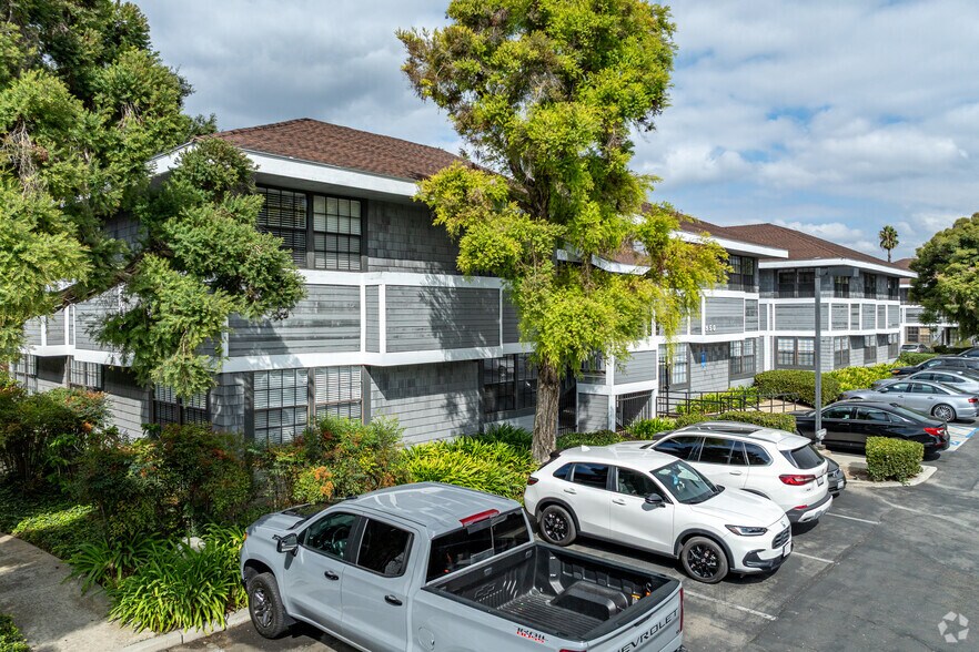More Photos Of 960 W 17th St, Santa Ana Office For Sale