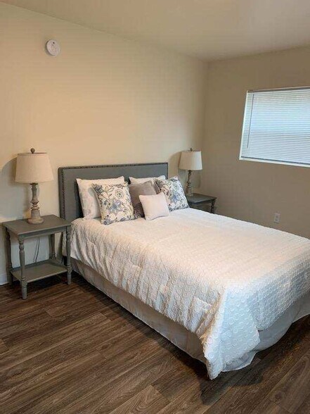 More Photos Of 1121 Stainback St, Petersburg Apartments For Sale