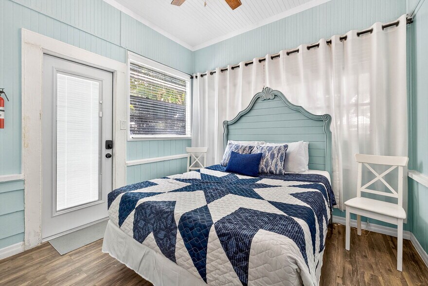 More Photos Of 26 Cambria St, Clearwater Beach Specialty For Sale