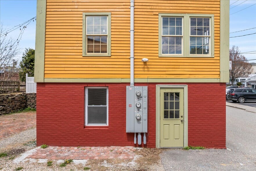 More Photos Of 21 Furnace St, Danielson Storefront For Lease