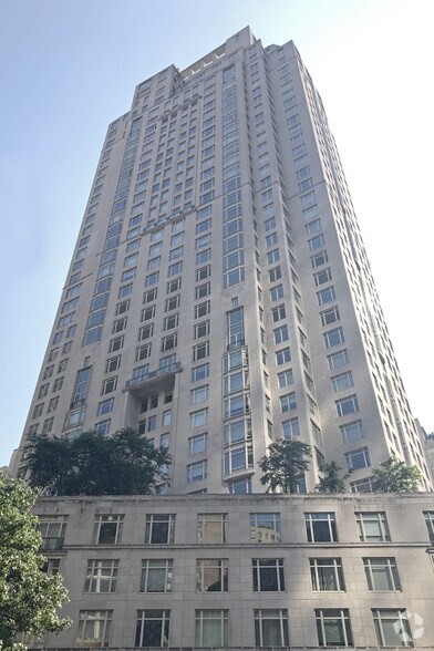 More Photos Of 1870-1880 Broadway, New York General Retail For Lease