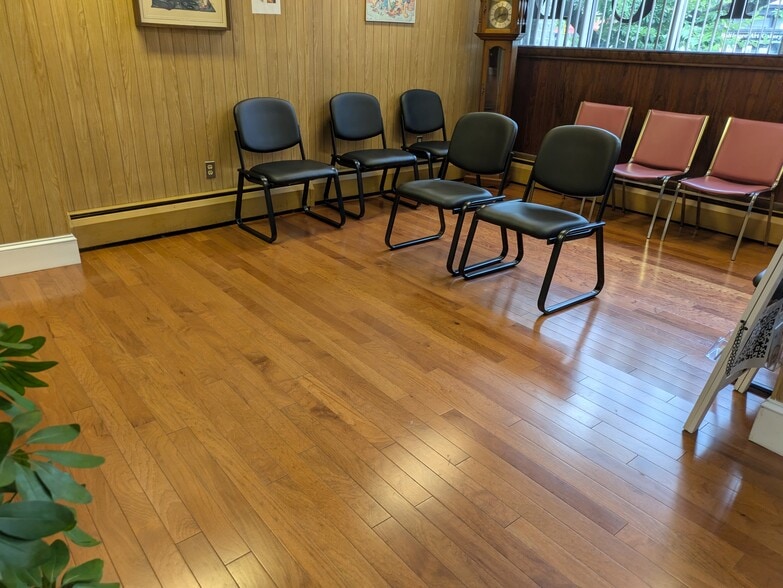 More Photos Of 848 W 36th St, Baltimore Medical For Lease