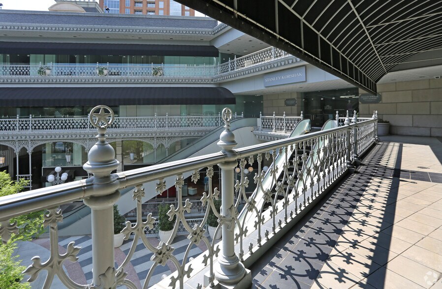 More Photos Of 500 Crescent Ct, Dallas Office For Lease