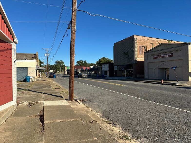 More Photos Of 2421 Mill St, Ringgold Freestanding For Sale