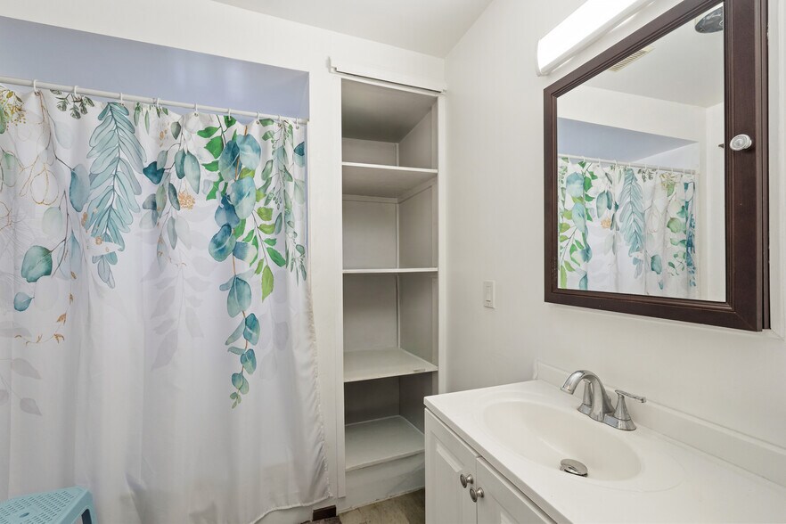 More Photos Of 1026 Figueroa Ter, Los Angeles Apartments For Sale