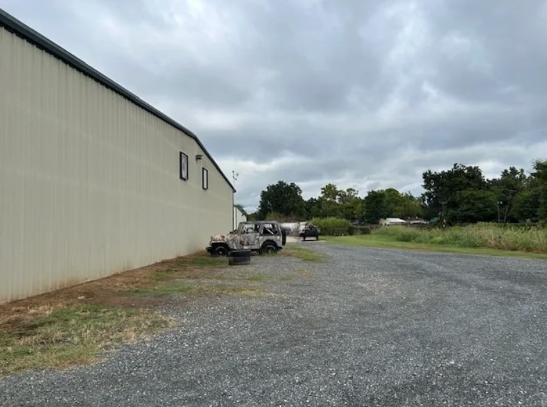 More Photos Of 1070 Pearl Dr, Bossier City Distribution For Lease