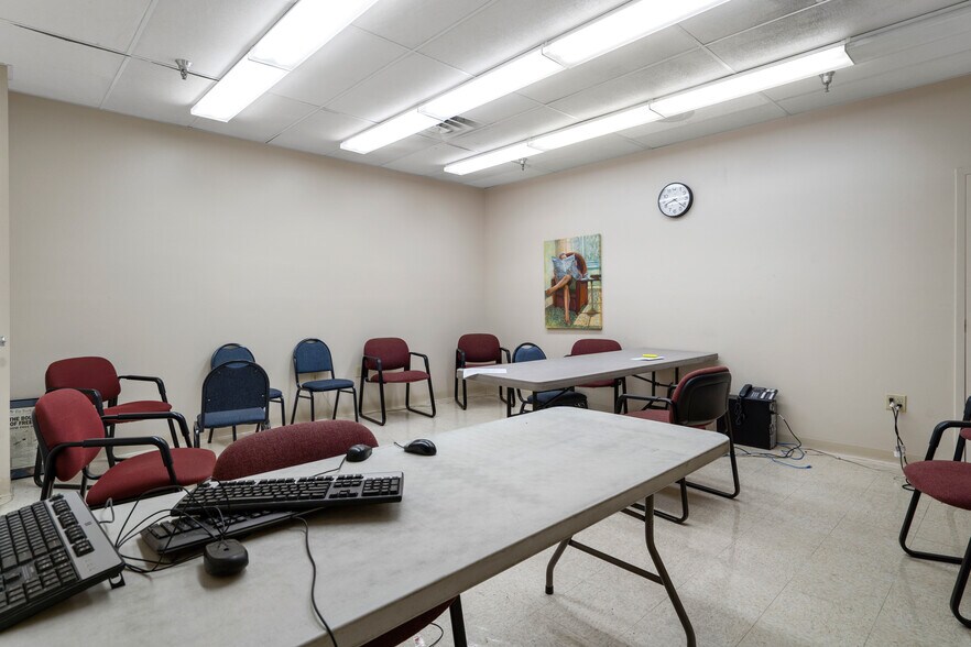 More Photos Of 1624 N Meadowcrest Blvd, Crystal River Manufacturing For Lease