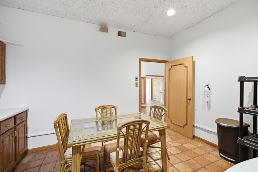 More Photos Of 3519 Bigelow Blvd, Pittsburgh Office For Sale