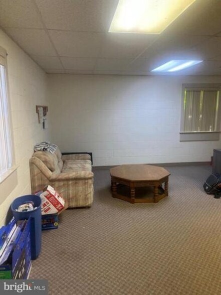 More Photos Of 235 W 2nd St, Birdsboro Office For Lease