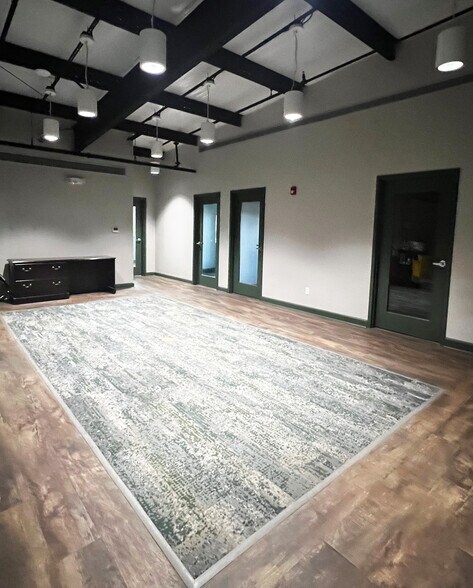 More Photos Of 120 Crown Dr, Batesville Manufacturing For Sale