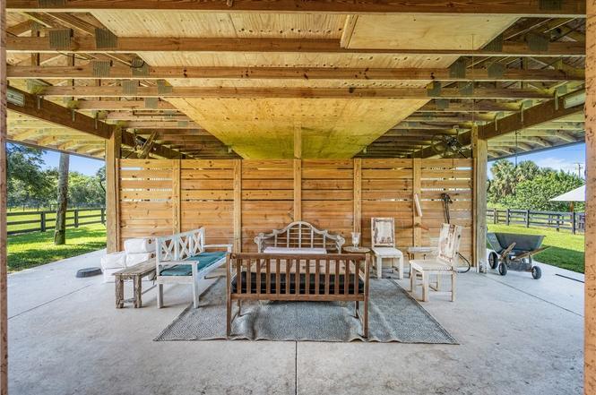 More Photos Of 455 74th Ave, Vero Beach Horse Stables For Sale