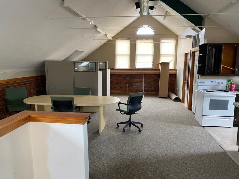 More Photos Of 56 Park St, Framingham Office For Sale