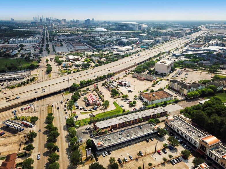 More Photos Of 10019 Main St, Houston Office For Lease