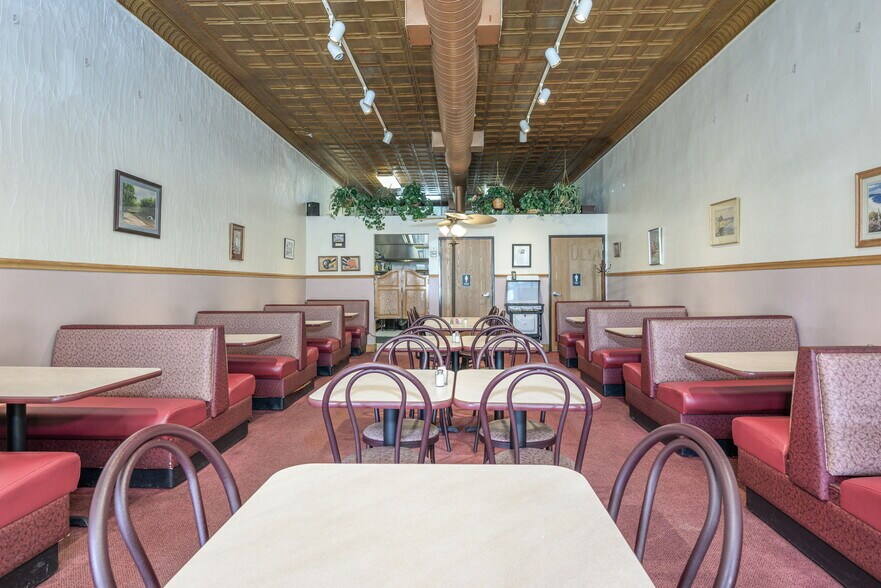 More Photos Of 314 Pioneer St, Akron Storefront For Sale