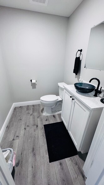 More Photos Of 1012 N Nova Rd, Daytona Beach Industrial For Sale