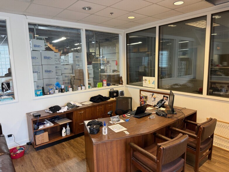 More Photos Of 4949 N Western Ave, Chicago Warehouse For Lease