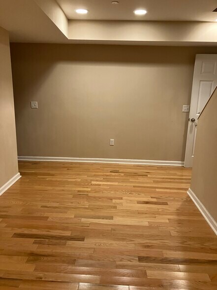 More Photos Of 423 N 40th St, Philadelphia Apartments For Sale